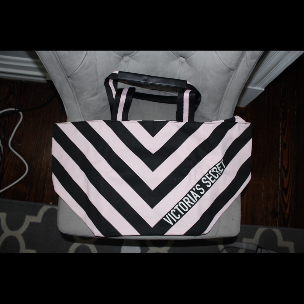 Victoria’s Secret Zippered Tote